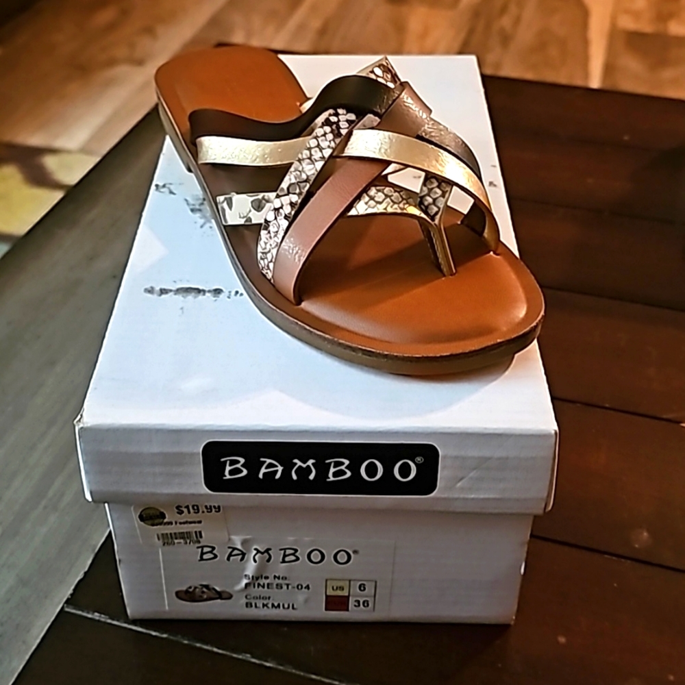 Ladies size 6 sandles